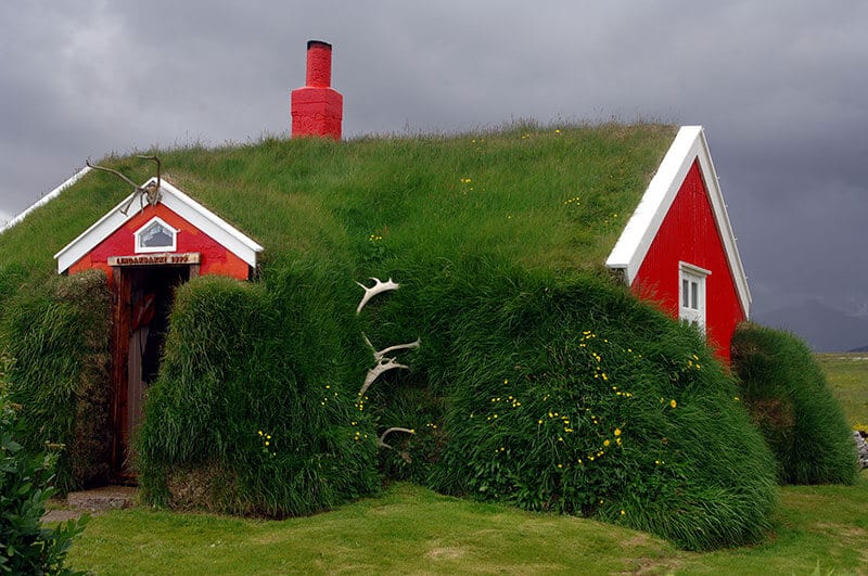 Island: Haus mit Grasdach