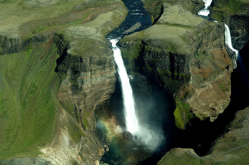 Gigantischer Wasserfall auf Island