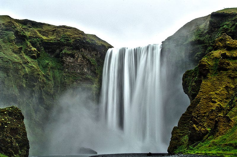 Großer Wasserfall auf Island